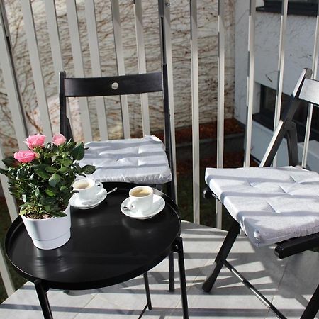 Leo Apartment Free Parking!!! Братислава Екстериор снимка