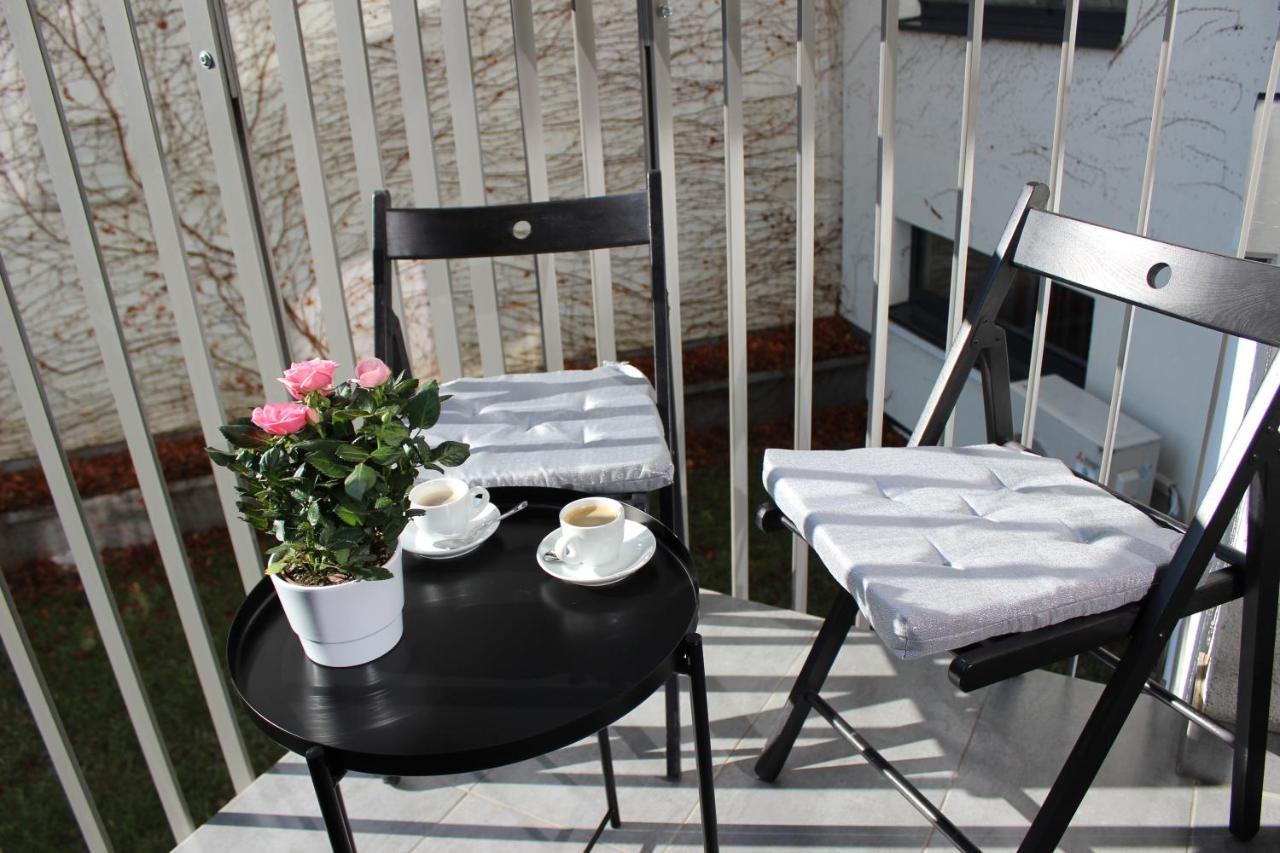 Leo Apartment Free Parking!!! Братислава Екстериор снимка