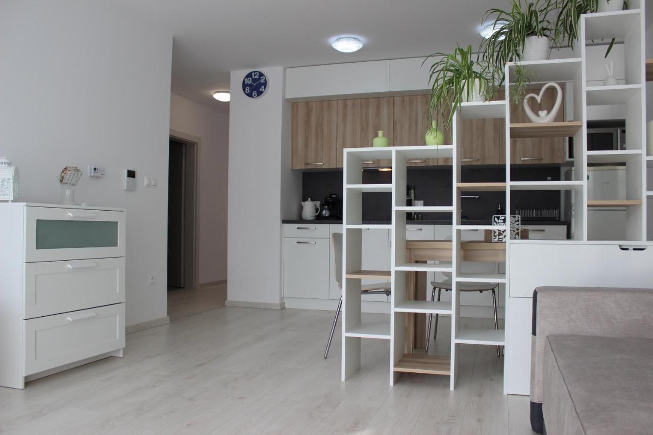 Leo Apartment Free Parking!!! Братислава Екстериор снимка