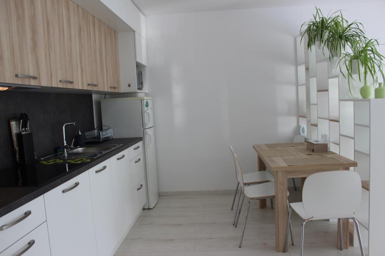 Leo Apartment Free Parking!!! Братислава Екстериор снимка